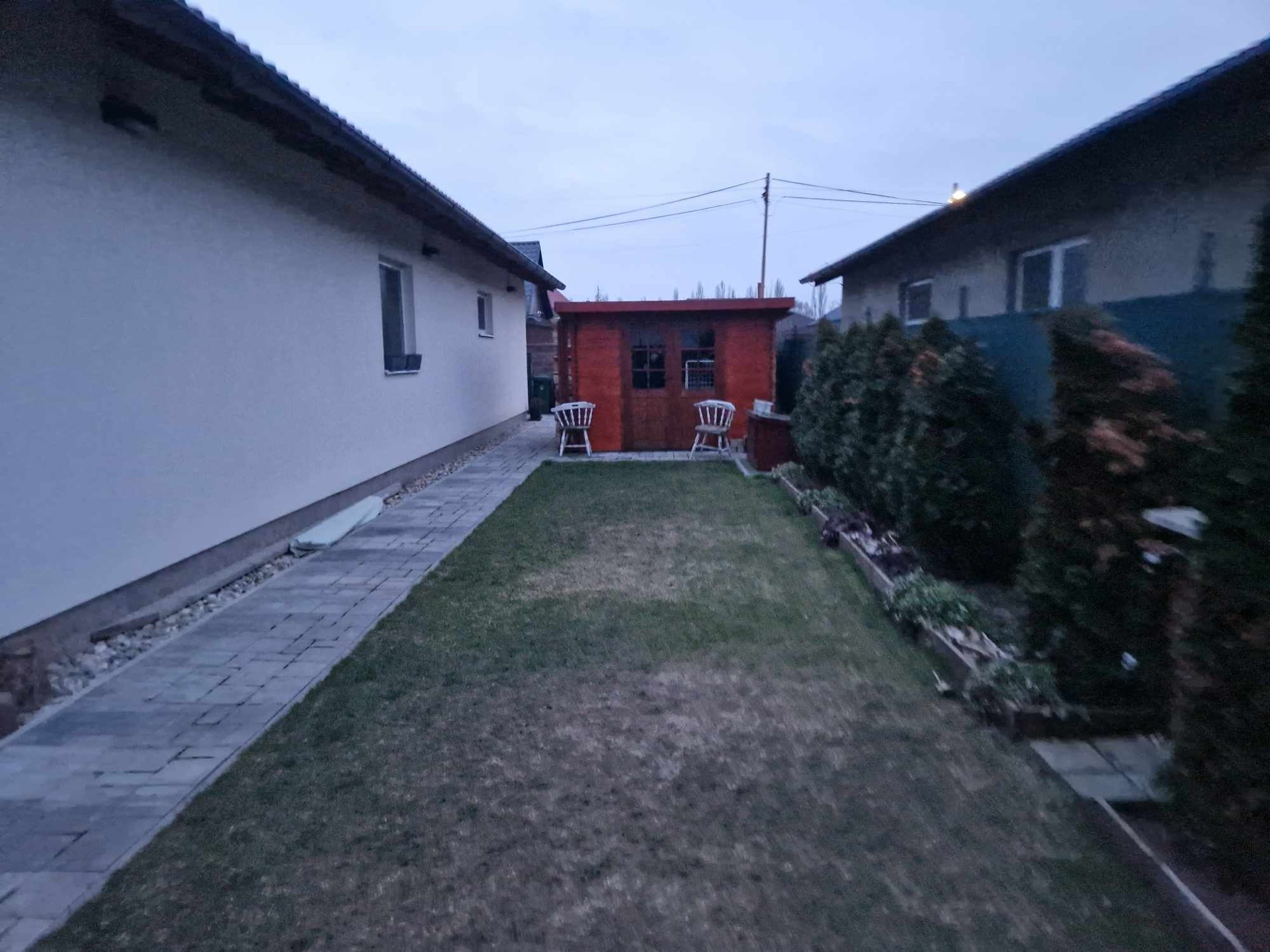 Rekonštrukcia malej rodinnej záhrady. Projektová dokumentácia, výsadby rastlín, zavlažovací systém Hunter a pokládka trávnika. Rekonštrukcia malej rodinnej záhrady. Projektová dokumentácia, výsadby rastlín, zavlažovací systém Hunter a pokládka trávnika.