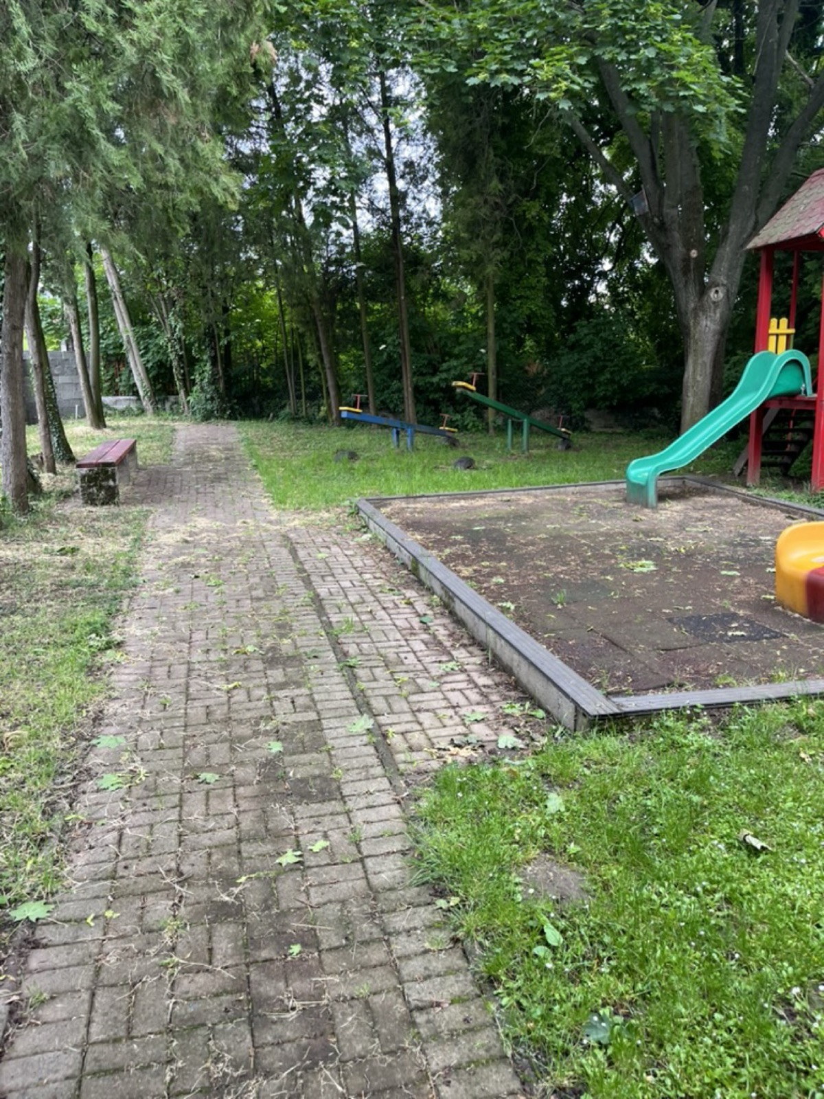Rekonštrukcia detského ihriska Rekonštrukcia detského ihriska