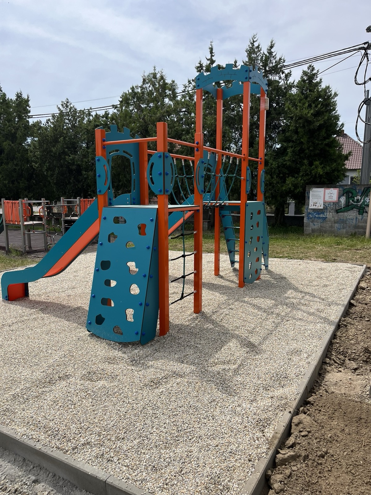 Rekonštrukcia detského ihriska Rekonštrukcia detského ihriska
