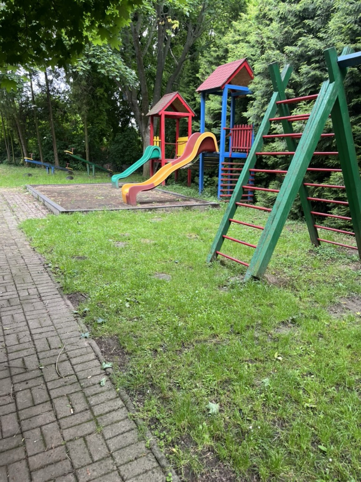Rekonštrukcia detského ihriska Rekonštrukcia detského ihriska