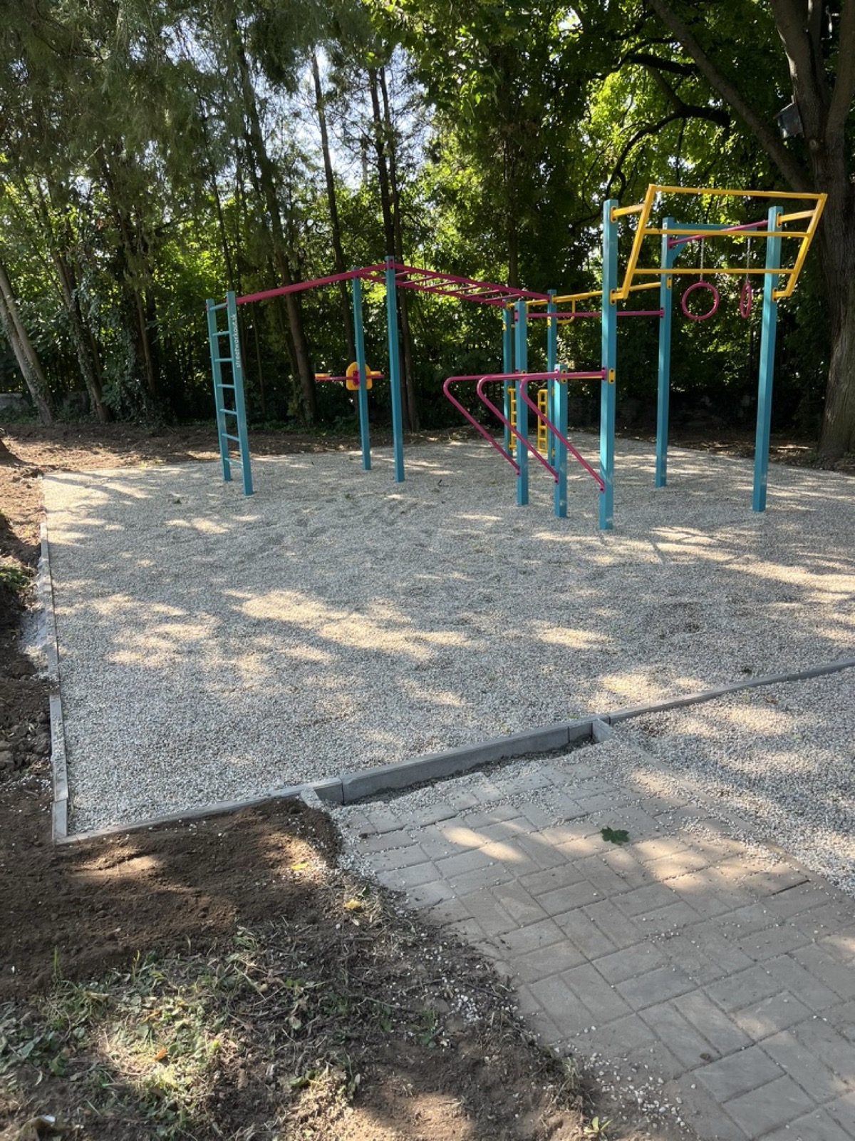 Rekonštrukcia detského ihriska Rekonštrukcia detského ihriska